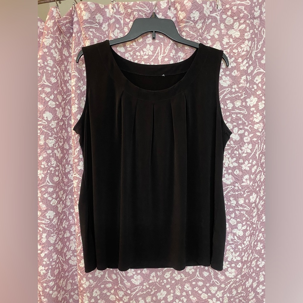 (S71) Dana Buchman XL Black Boatneck Sleeveless Shell